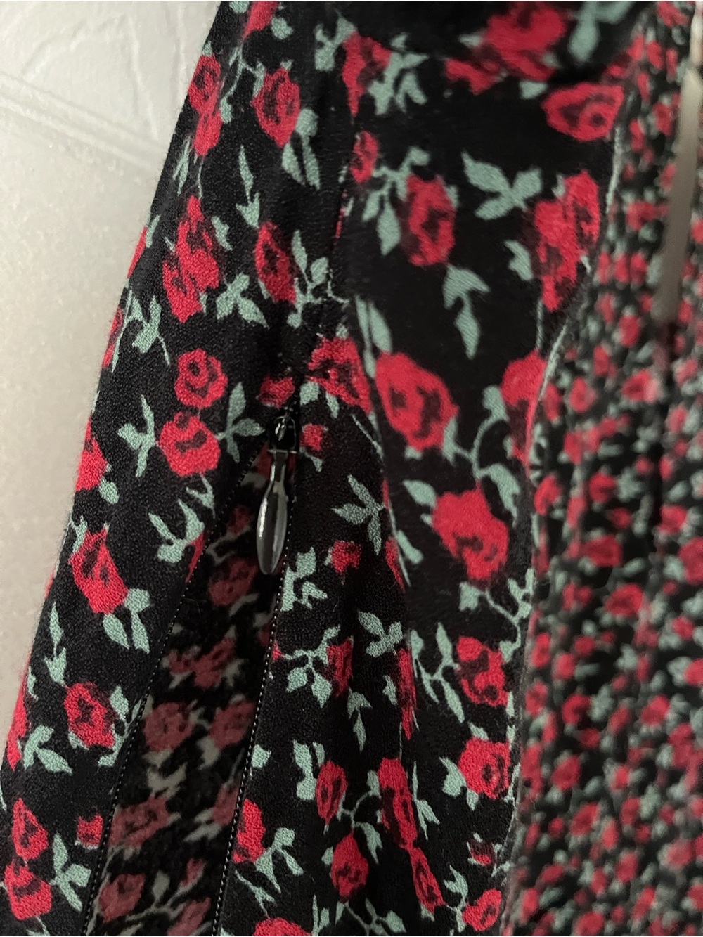 Reformation Ruffled Rose Crop Top - Picture 6 of 13